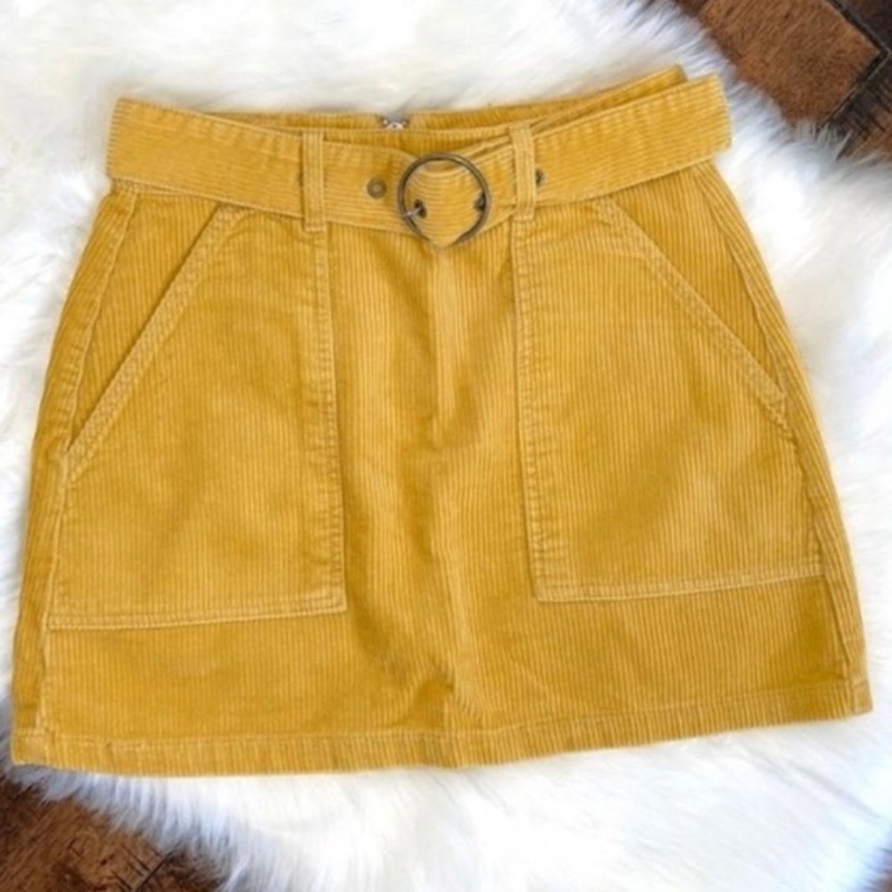 Forever 21 Corduroy Mini Skirt Size Small NWT